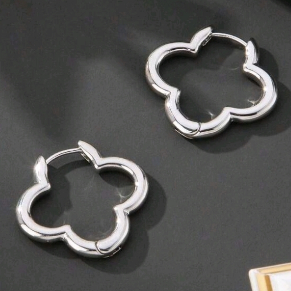 NEW! Simply Minimalist Silver Clover Shaped Medium Huggie Hoop Earrings